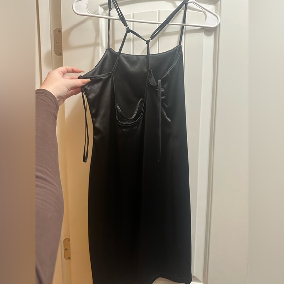 black dress - Picture 2 of 2